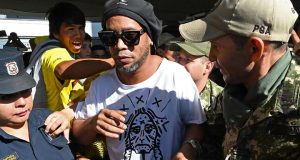 Ronaldinho Dibebaskan Dari Penjara