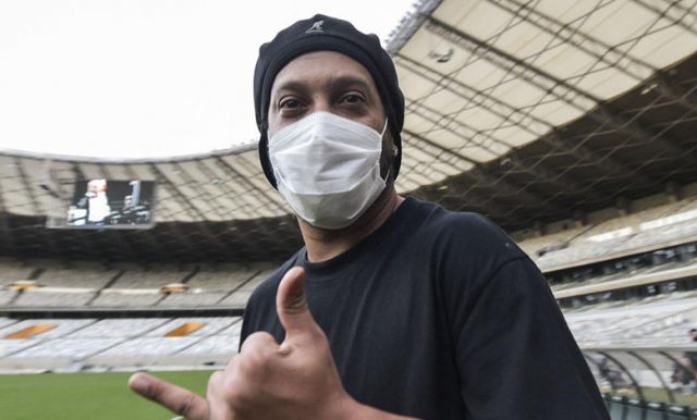 Ronaldinho Dinyatakan Positif Covid-19
