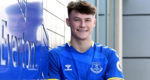 Everton Resmi Rekrut Nathan Patterson