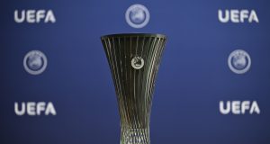 Trofi UEFA Europa Conference League (Foto: UEFA.com)
